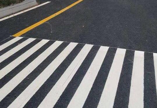 道路劃線，道路標線是怎么畫出來的？