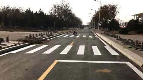 在蘇州道路劃線施工中如何繪制不同類型的道路劃線？