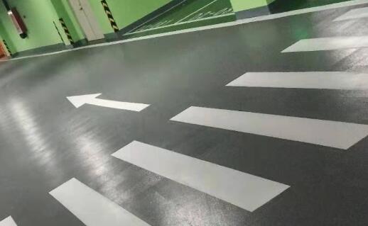 南通停車場進(jìn)行劃線施工需要多少錢一平方？