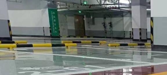 蘇州環(huán)氧地坪廠家分析，冬天進(jìn)行地坪施工時，特別注意以下幾個方面？