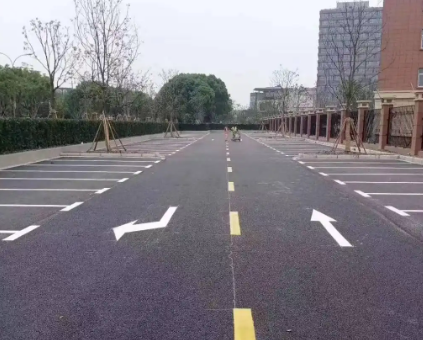 蘇州學(xué)校道路劃線專業(yè)施工，打造安全校園交通